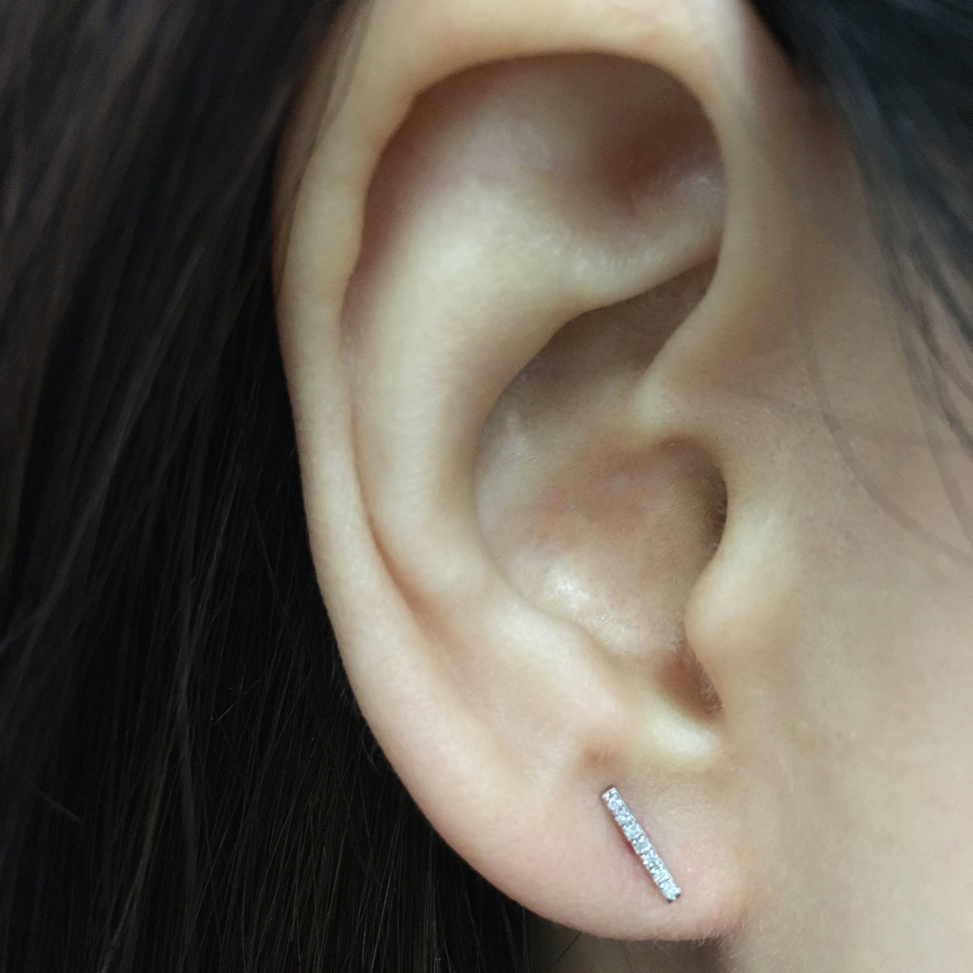 Diamond Bar Earrings White Gold LUU